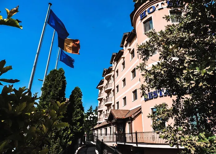 Hotel sulla spiaggia a Arad