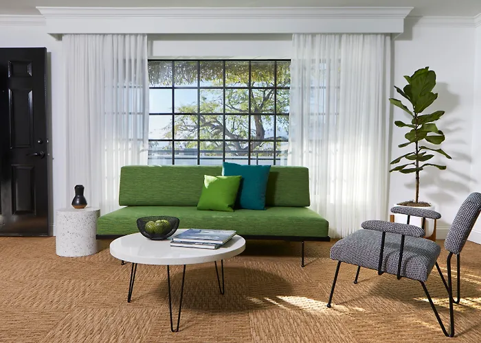 Palm Springs hotels near Palm Springs Convention Center