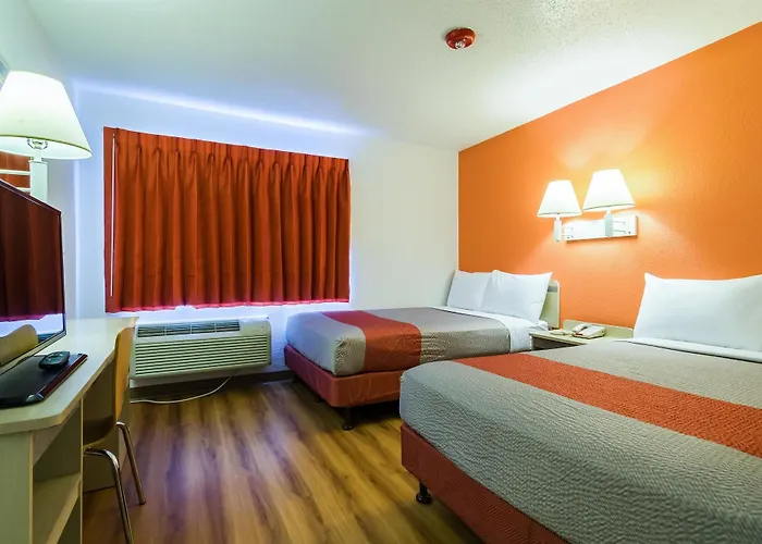 North Platte hotels near Cody Park