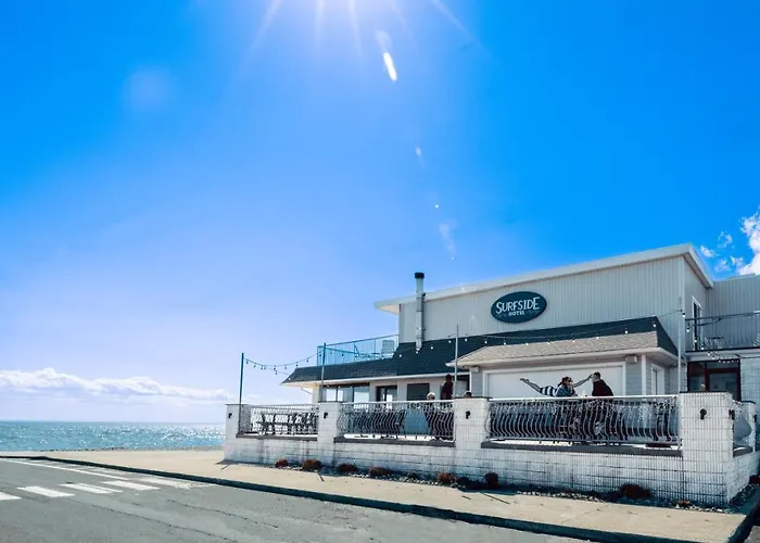 Stratford Beach hotels