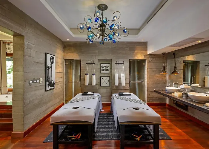 Nai Yang Beach hotels