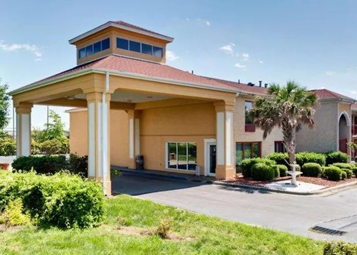 Monroe hotels near Walter Bickett Stadium