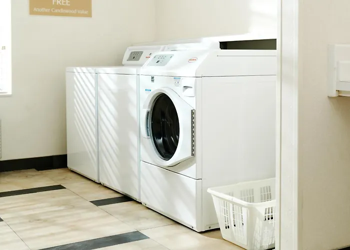 Lafayette hotels near Tropicanoe Cove