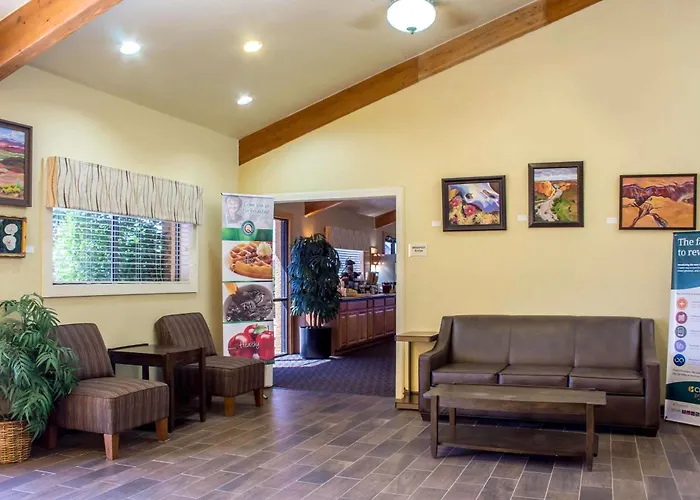 Wickenburg hotels near 