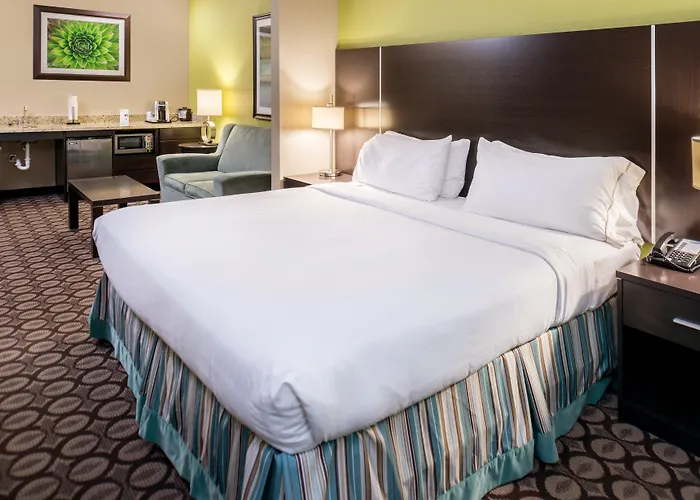 Rockport hotels near Tule Creek Hike & Bike Trail