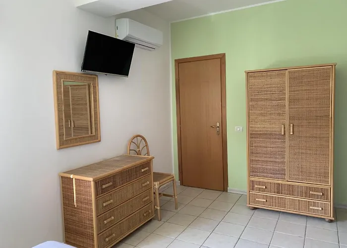Hotel sulla spiaggia a Agnone Bagni