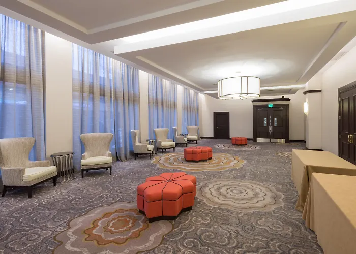 White Plains hotels near Hartsdale Pet Cemetery