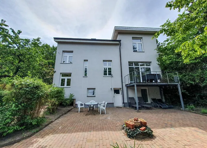 Hotels nahe Eisbrecher Stephan Jantzen