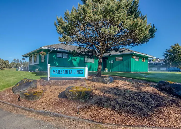 Manzanita Beach hotels