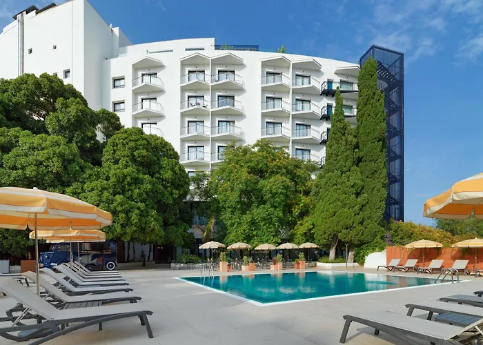 Tarragona Beach hotels