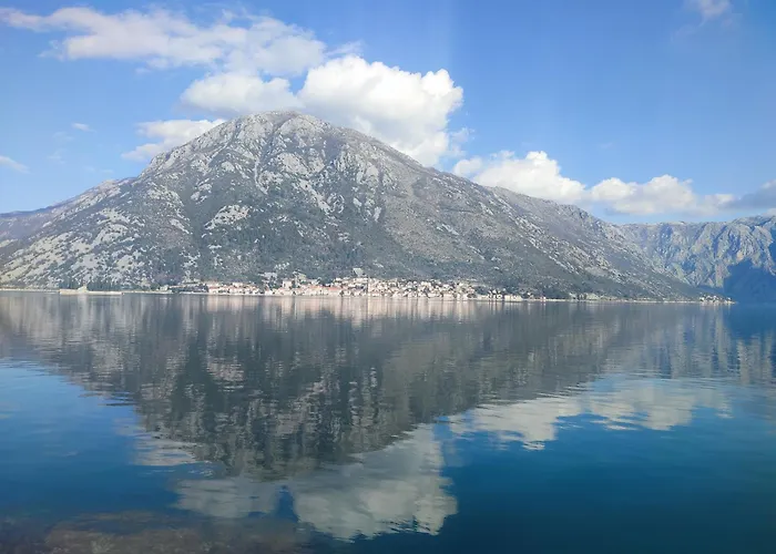 Hoteles con Vistas Maravillosas en Perast