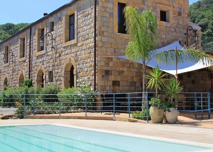 Hotel sulla spiaggia a Cefalù