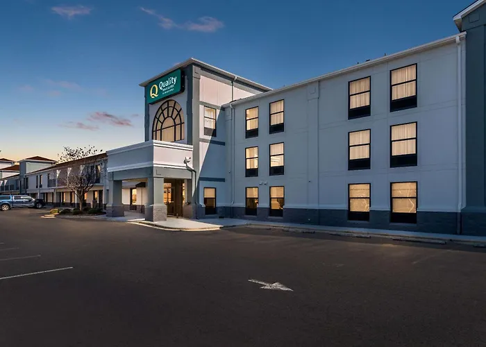 Matthews Beach hotels