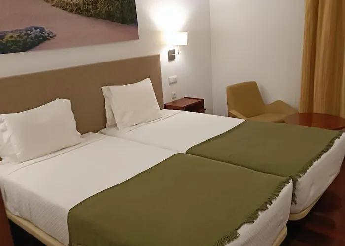 Hotéis perto de Miradouro do Pico Castelo