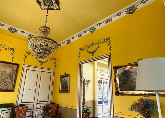 Hoteles cerca de Museo y Castro Chao Samartín