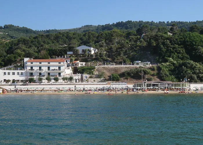 Hotel sulla spiaggia a Rodi Garganico