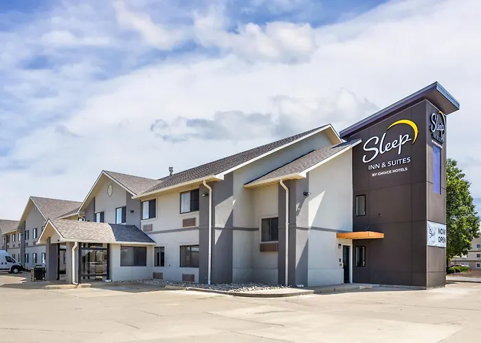 Salina hotels near Kenwood Cove Aquatic Park