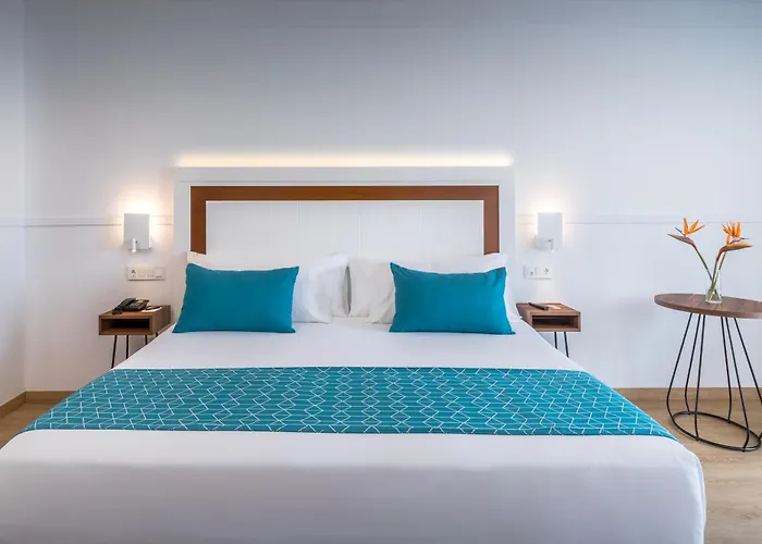Hoteles con Vistas Maravillosas en Retamar (Almeria)