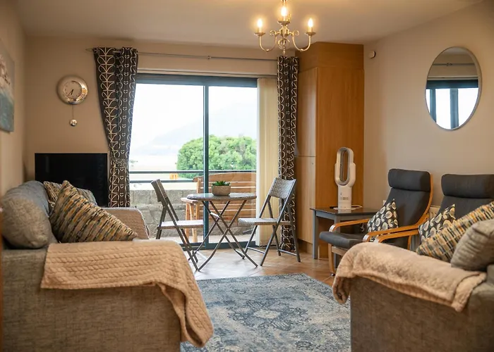 Newcastle (Down) Beach hotels
