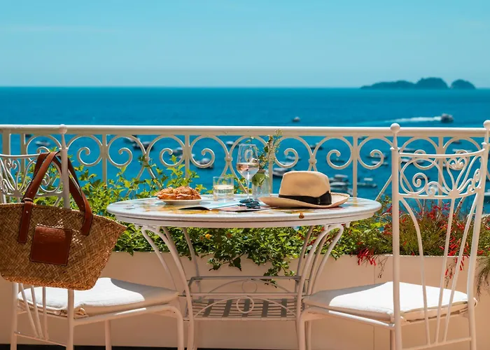 Positano Beach hotels