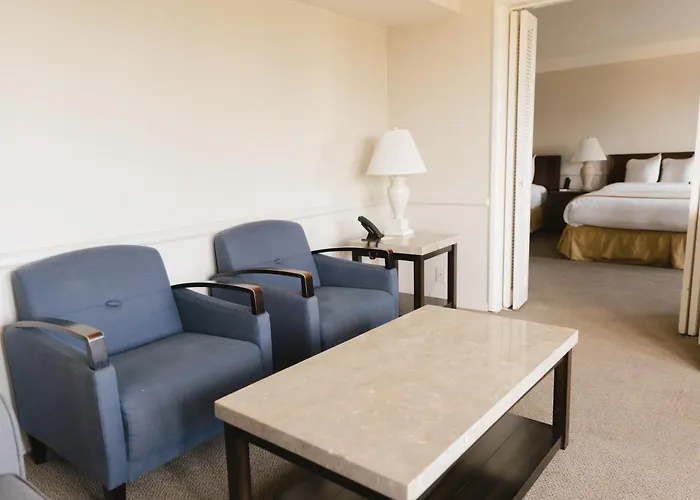 Santa Maria (Santa Barbara County) hotels near Simas Park