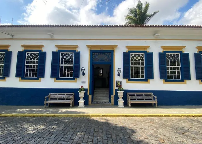Hotéis perto de Museu Casa da Hera