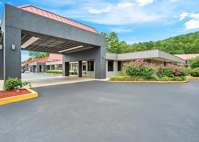 Hot Springs hotels near Fordyce Bathhouse Vistor Center