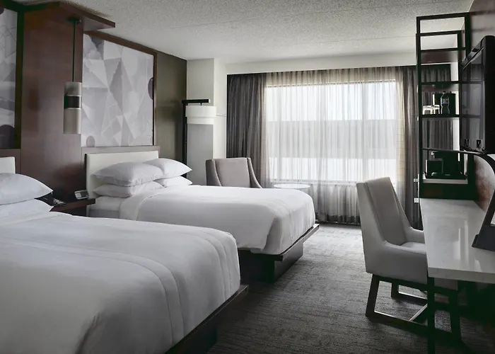 Lansing Beach hotels