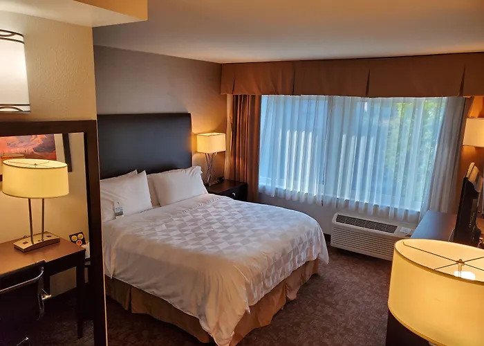 West Covina Beach hotels