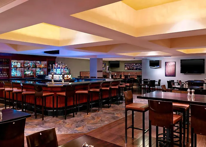 Kansas City hotels near The Nelson-Atkins Museum of Art