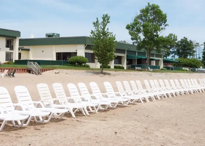 East Tawas Beach hotels