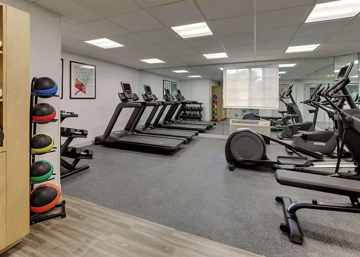 Braintree Beach hotels