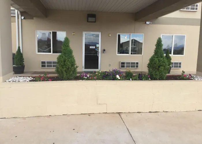 Hurricane hotels near Hurricane Valley Pioneer Museum