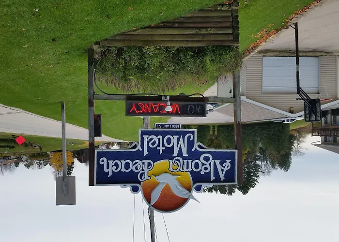 Algoma Beach hotels