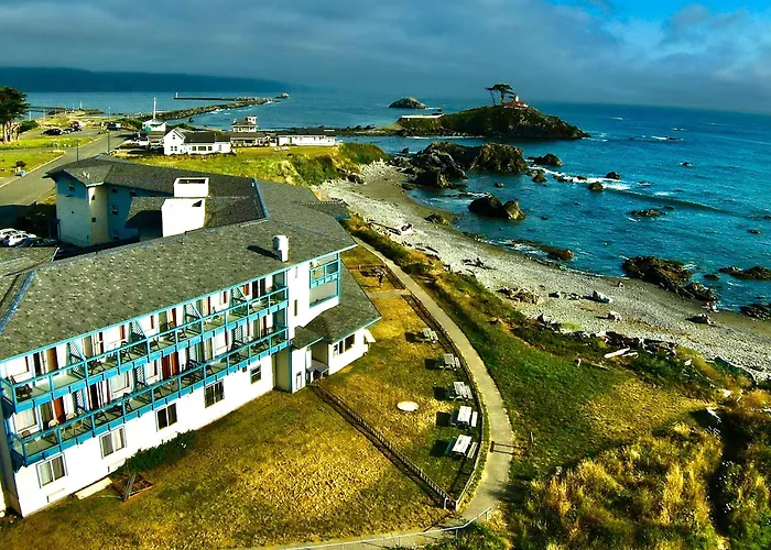 Crescent City Beach hotels