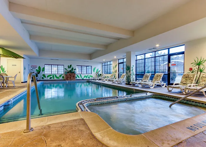 Higgins Lake Beach hotels