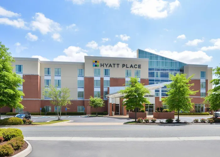 Chesapeake hotels near Oak Grove Lake Park