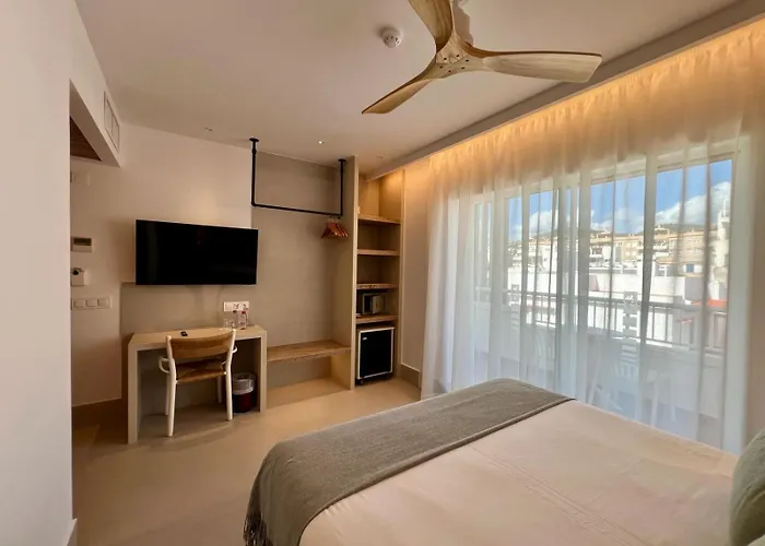 Hoteles de Playa en Talamanca (Ibiza) 