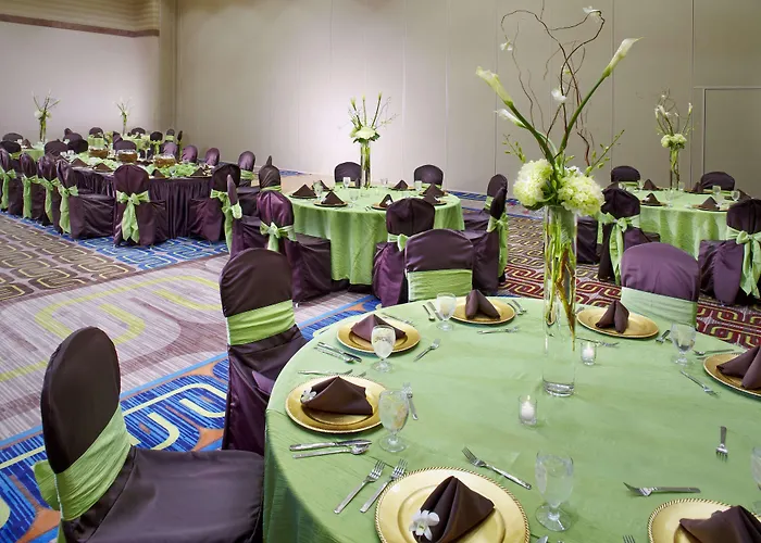 Texarkana hotels near State Line Post Office and Federal Building