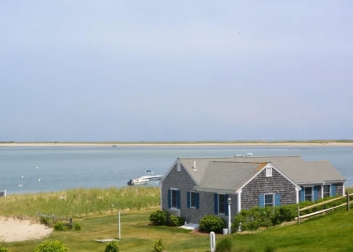 Chatham Beach hotels