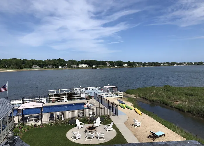 Hampton Bays Beach hotels