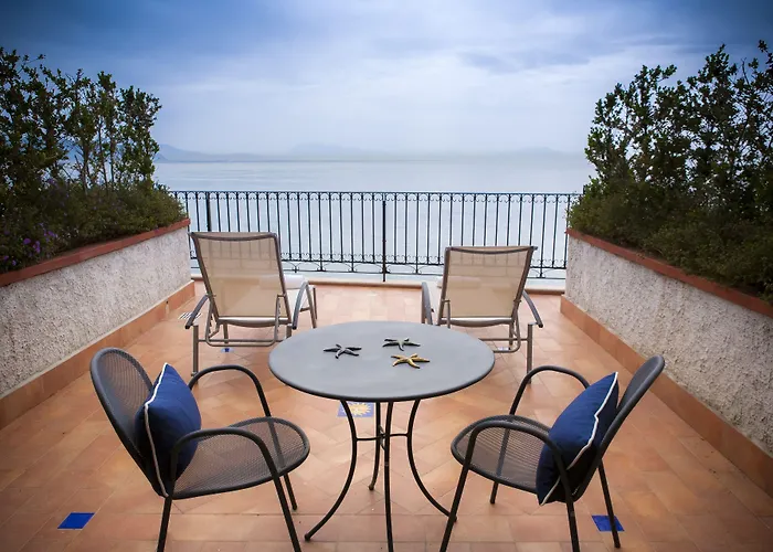 Hotel sulla spiaggia a Cetara