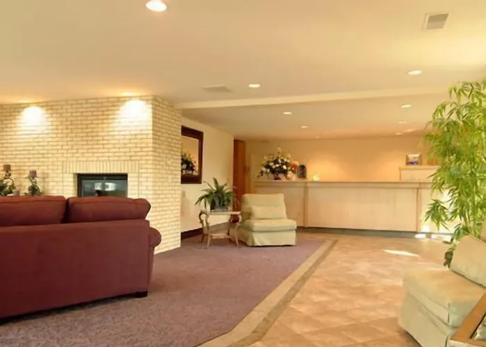 Green River hotels near John Wesley Powell River History Museum