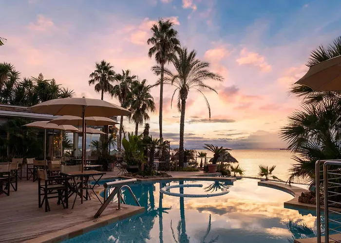 Savona Beach hotels