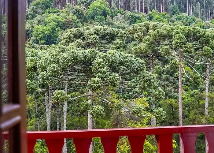 Hotéis perto de Pico do Selado