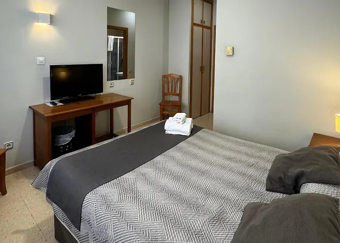 Hoteles cerca de Fueros Park