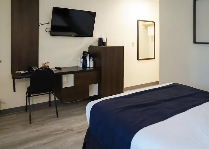 Spokane hotels near Mobius Children's Museum
