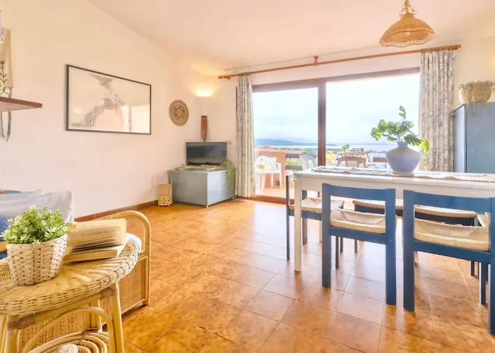 Hotel con viste meravigliose a Marinella (Sardinia)