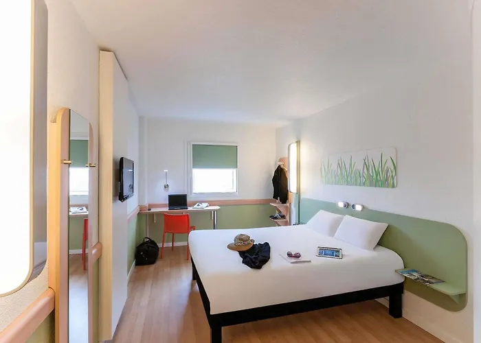 Hoteles de Playa en Manises 