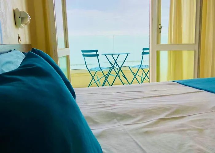Hotel sulla spiaggia a Gabicce Mare